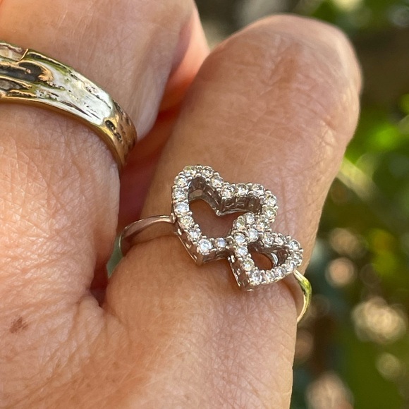 18k 0.30 CTW Diamond Ring - Picture 4 of 14